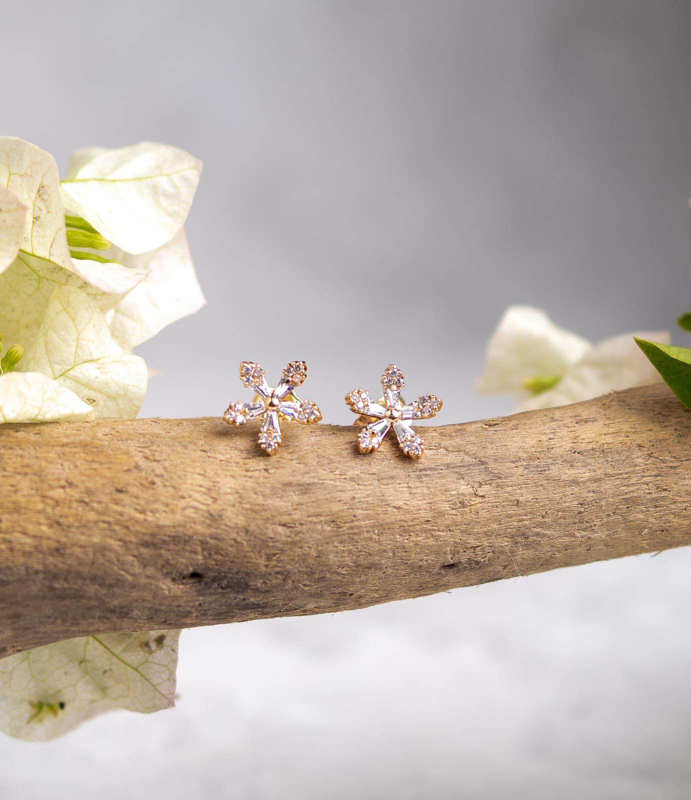Aretes Eterna Bloom – Doble Baño de Oro